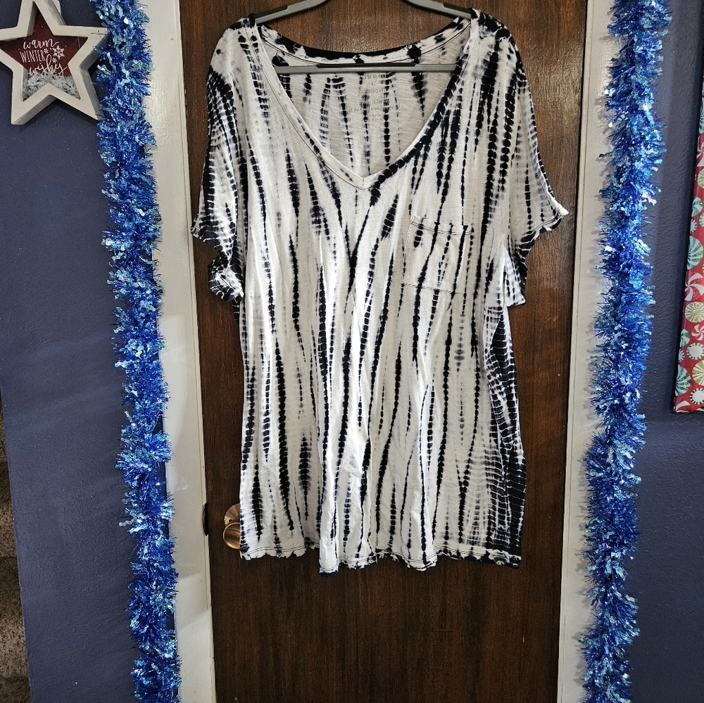 Torrid Black and White Striped Short Sleeve Top